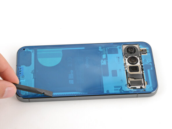 Google Pixel 10 Pro XL USB‑C Board Replacement: 44 단계, 이미지 3개 중 1개