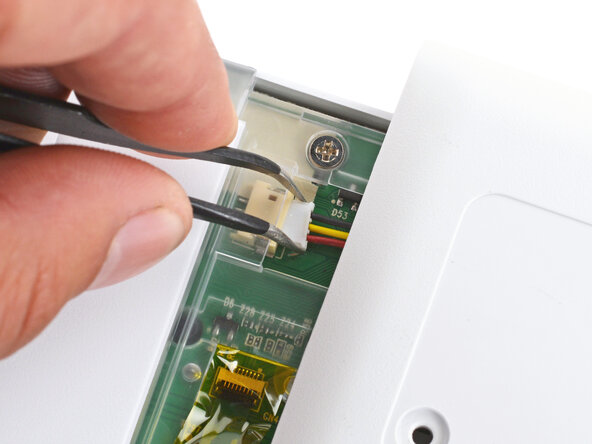 Logitech G715 Battery Replacement, Disconnect the battery: 7 단계, 이미지 3개 중 2개