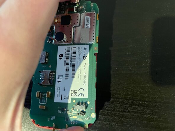 Doro 1881 Teardown, Remove the board: crwdns2935265:05crwdnd2935265:03crwdnd2935265:03crwdne2935265:0