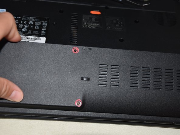 Acer Aspire 5750 sostituzione delle schede ram, Rimontiamo la placchetta: passo 5, immagine 1 di 3