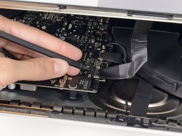 iMac Intel 21.5" EMC 2544 RAM Replacement (Easier version), Remove the Display Data Cable: crwdns2935265:05crwdnd2935265:02crwdnd2935265:03crwdne2935265:0