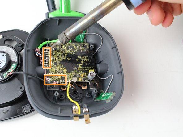 Astro A50 2016 Headset Motherboard Replacement: crwdns2935265:06crwdnd2935265:02crwdnd2935265:02crwdne2935265:0