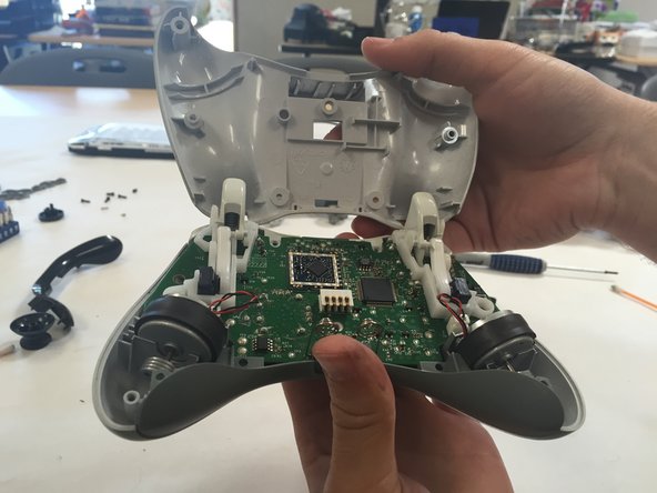 Xbox 360 Controller Shell & Thumbstick Replacement, Reassembly: step 11, image 2 of 3