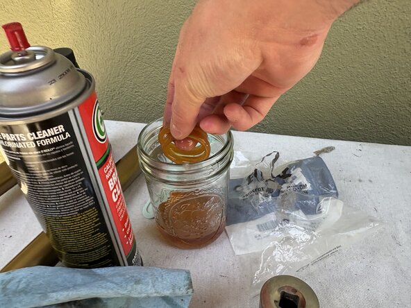 Fox32 Mountain Bike Front Air Suspension Fork Seal and Oil Replacement: étape 36, image 1 de 3