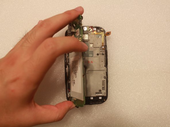 Pantech Burst Motherboard Replacement: crwdns2935265:08crwdnd2935265:02crwdnd2935265:03crwdne2935265:0