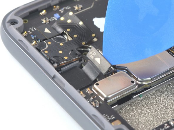 Fairphone 4 Front Camera Replacement, Disconnect the front camera cable: stap 0, afbeelding 2 van 2