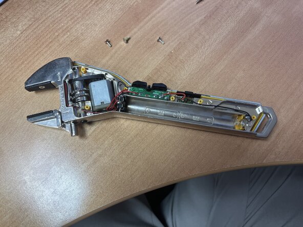 Presidian Power Wrench 63-195 Teardown, take the shell off: step 3, image 1 of 1