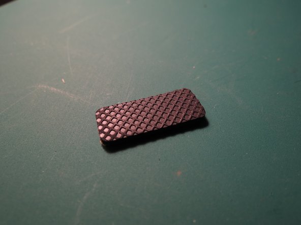 Kogan RGB Mechanical Keyboard Teardown, Remove rubber feet: crwdns2935265:011crwdnd2935265:03crwdnd2935265:03crwdne2935265:0