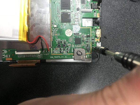 SuperSonic Matrix Mid SC-999 Screen Sensor Replacement, Taking Out the Third Screw: crwdns2935265:04crwdnd2935265:02crwdnd2935265:02crwdne2935265:0