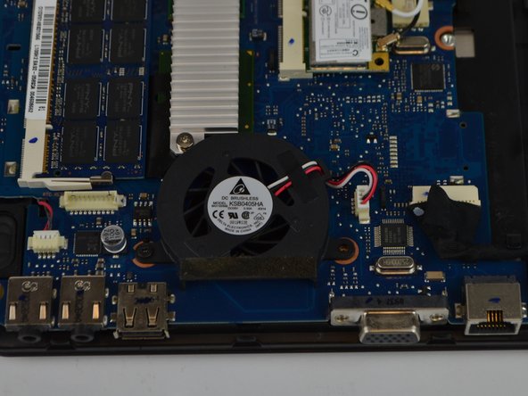 Samsung NP-130-JA01US Fan Replacement: crwdns2935265:06crwdnd2935265:02crwdnd2935265:02crwdne2935265:0