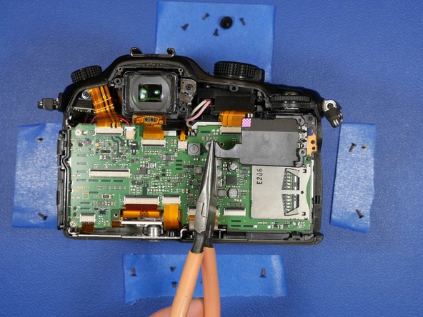 Panasonic Lumix DMC-GH3 Disassembly: crwdns2935265:014crwdnd2935265:03crwdnd2935265:03crwdne2935265:0