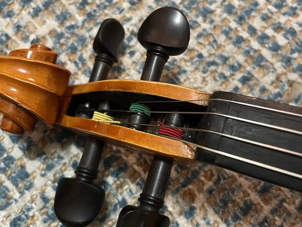 Violin String Replacement, Tightening the strings: passo 5, immagine 2 di 3