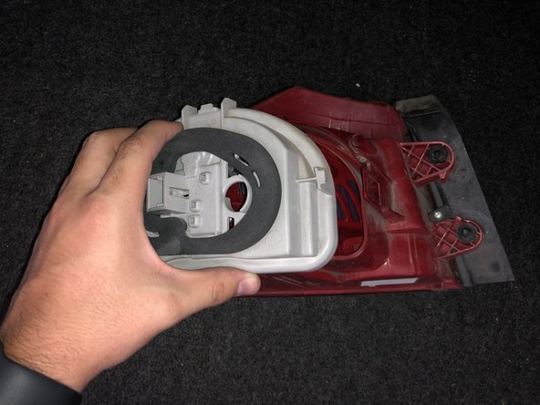 2013 Volkswagen Passat Rear Blinker Light Replacement: crwdns2935265:06crwdnd2935265:03crwdnd2935265:03crwdne2935265:0