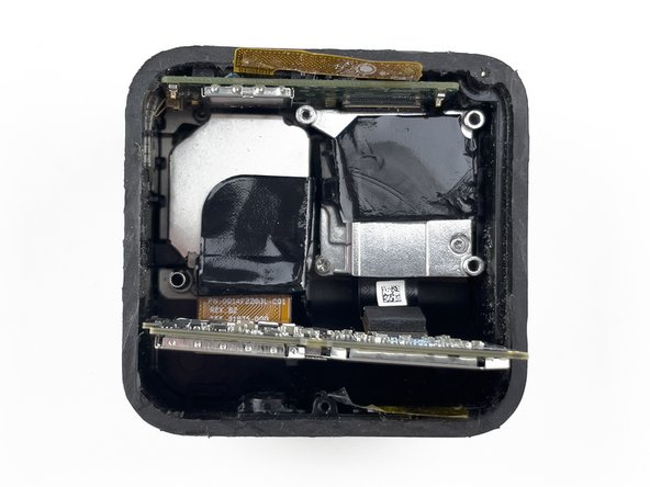 GoPro HERO11 Black Mini Teardown, Bendy board: crwdns2935265:07crwdnd2935265:03crwdnd2935265:03crwdne2935265:0