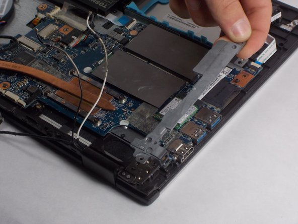 Toshiba Satellite P55W-C5200X Display Replacement, Display: crwdns2935265:06crwdnd2935265:03crwdnd2935265:03crwdne2935265:0