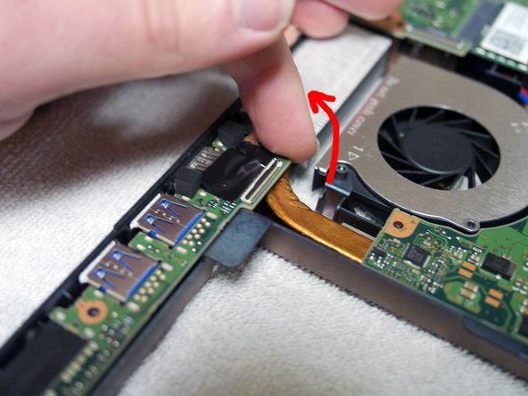 Fujitsu T902 Teardown: crwdns2935265:013crwdnd2935265:02crwdnd2935265:03crwdne2935265:0