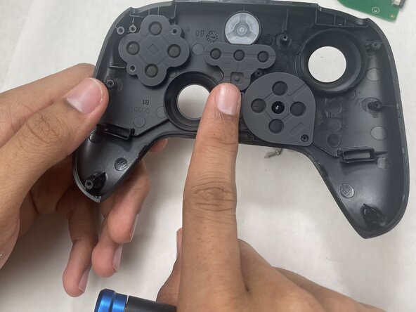 8BitDo Ultimate Wireless Button Conductive Pad Replacement: passo 6, immagine 1 di 2