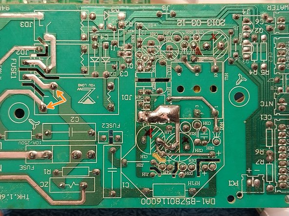 Comprobaciones básicas en módulo electrónico de deshumidificador EQUATION Type YL-2A15BT, Localización Conector y prueba de Compresor.: step 3, image 2 of 2