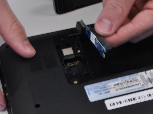 HP Pavilion G6-1d16dx Screen hinges Replacement: crwdns2935265:011crwdnd2935265:02crwdnd2935265:02crwdne2935265:0