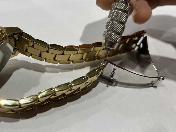 How to Replace a Guess W0016L2 Watch Battery: crwdns2935265:02crwdnd2935265:02crwdnd2935265:03crwdne2935265:0