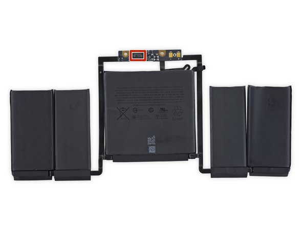 MacBook Pro 13" Touch Bar Teardown: crwdns2935265:021crwdnd2935265:02crwdnd2935265:02crwdne2935265:0