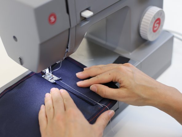 How to Fix a Broken Seam in a Camping Chair, Start sewing: crwdns2935265:04crwdnd2935265:03crwdnd2935265:03crwdne2935265:0