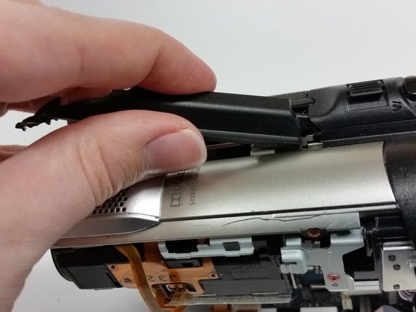 Sony Handycam DCR-DVD650 Disk Door Replacement: crwdns2935265:012crwdnd2935265:03crwdnd2935265:03crwdne2935265:0