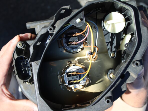 2000 Porsche Boxter Headlight Bulb Replacement: crwdns2935265:05crwdnd2935265:03crwdnd2935265:03crwdne2935265:0