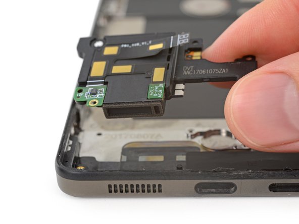 Essential Phone Teardown: crwdns2935265:013crwdnd2935265:03crwdnd2935265:03crwdne2935265:0