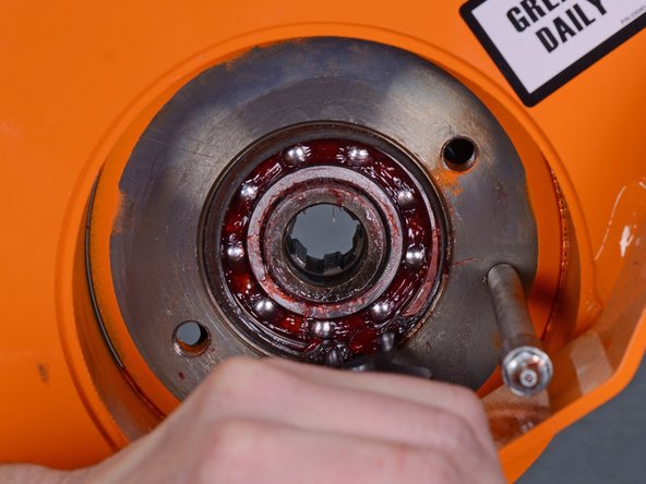 Barreto Tillers E1320HTRLR 2016 Tine Drive Motor Bearing Replacement, Remove the outer snap ring: crwdns2935265:022crwdnd2935265:02crwdnd2935265:03crwdne2935265:0