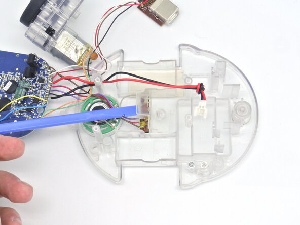 Disassembling the Blue-Bot, Getting to the Switches: crwdns2935265:010crwdnd2935265:02crwdnd2935265:02crwdne2935265:0