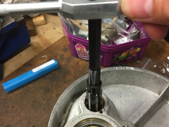 AJS/Matchless Lightweight Gearbox Overhaul, Ream the layshaft bush to size: crwdns2935265:014crwdnd2935265:02crwdnd2935265:02crwdne2935265:0