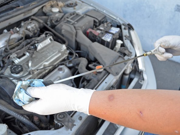 2002-2007 Mitsubishi Lancer Oil Change (2.0L I4 DOHC): crwdns2935265:015crwdnd2935265:02crwdnd2935265:03crwdne2935265:0