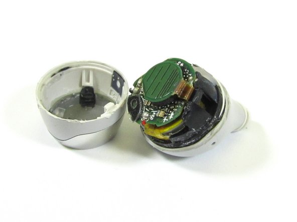Technics EAH-AZ70 (Japan) Bluetooth Headphones Teardown: step 7, image 1 of 3