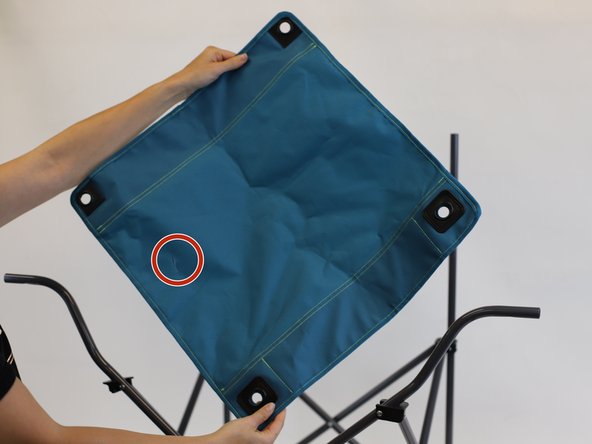 How to Repair a Tear in a Camping Chair, Disassemble the rest of the chair: crwdns2935265:03crwdnd2935265:02crwdnd2935265:03crwdne2935265:0