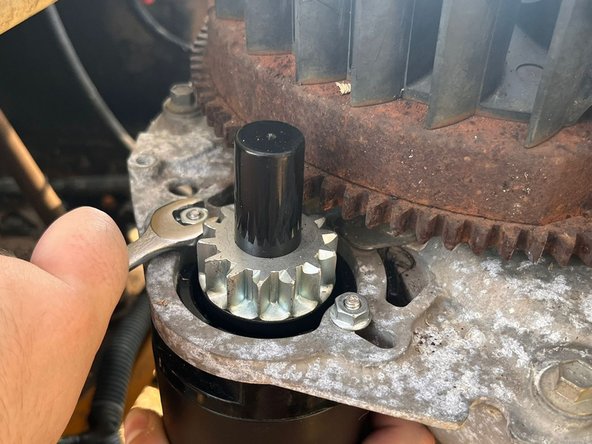 Cub Cadet LT1042 Starter Replacement: crwdns2935265:05crwdnd2935265:02crwdnd2935265:02crwdne2935265:0