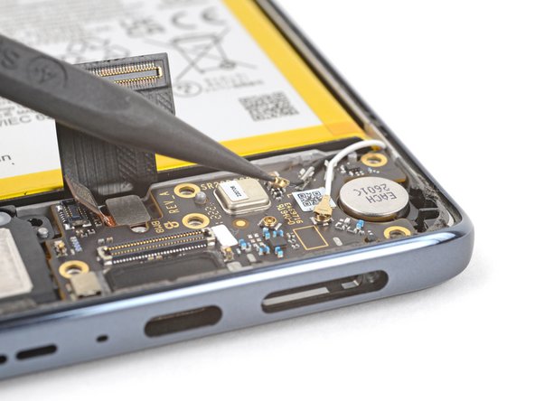 Motorola Edge (2022) Daughterboard Replacement: stap 0, afbeelding 2 van 3