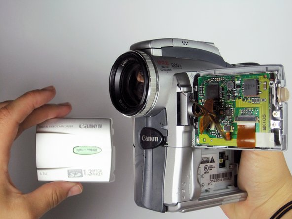 Canon Optura 100MC LCD Screen and Glass Screen Replacement: crwdns2935265:08crwdnd2935265:02crwdnd2935265:02crwdne2935265:0