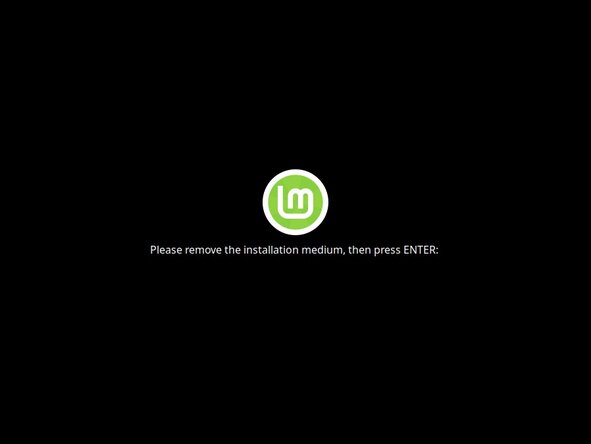 How to Install Linux Mint on a Windows PC, Boot into the new operating system: шаг 11, изображение 2 из 3