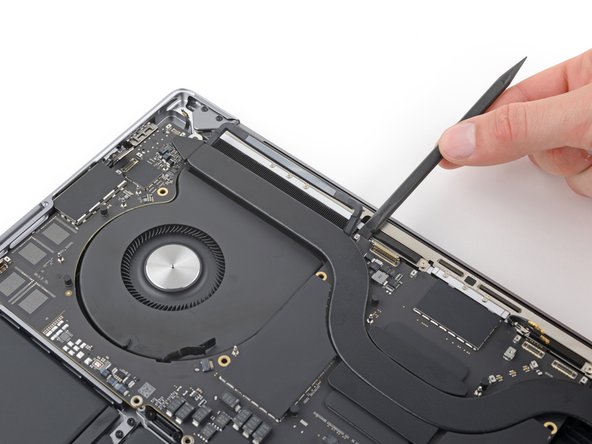 MacBook Pro 16" 2023 Logic Board and Heatsink Removal: stap 0, afbeelding 2 van 3