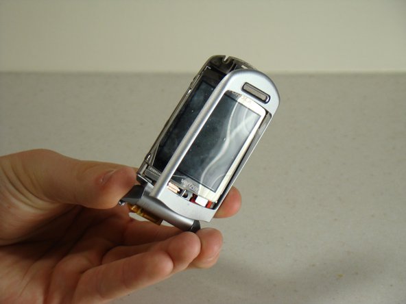 Motorola E815 interiorscreen replacement: crwdns2935265:010crwdnd2935265:02crwdnd2935265:03crwdne2935265:0
