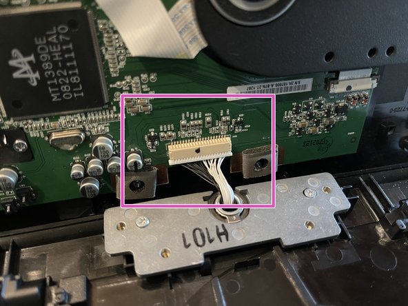 Sony DVP-FX820 Full Teardown, Opening the Bottom Cover: crwdns2935265:05crwdnd2935265:02crwdnd2935265:03crwdne2935265:0