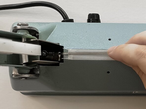 FS-200 Impulse Heat Sealer Heating Element Replacement: crwdns2935265:06crwdnd2935265:03crwdnd2935265:03crwdne2935265:0