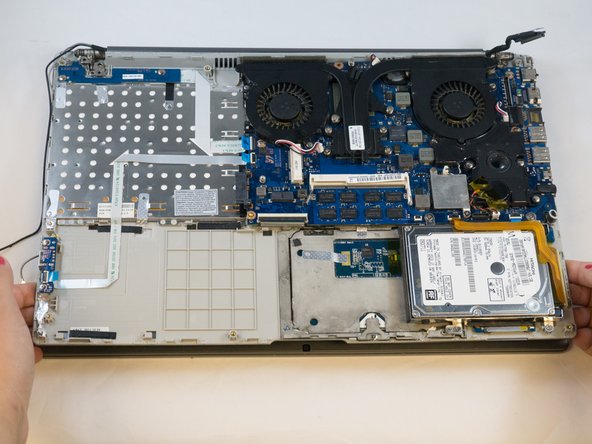 Samsung NP700Z5AH Display Replacement: crwdns2935265:010crwdnd2935265:02crwdnd2935265:03crwdne2935265:0