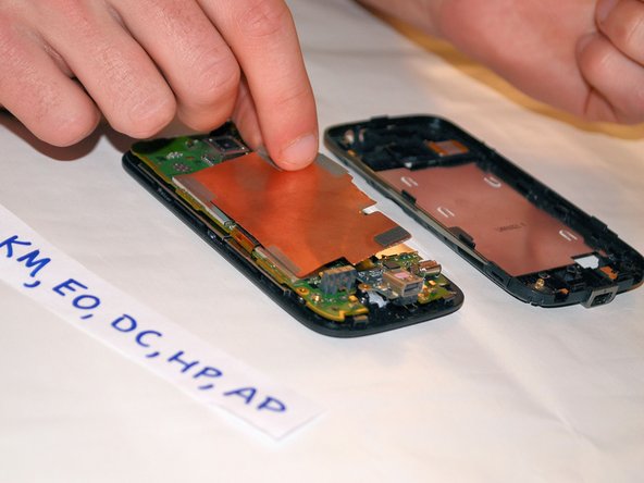 HTC Droid Eris Front Panel Assembly Replacement, Motherboard: crwdns2935265:06crwdnd2935265:02crwdnd2935265:02crwdne2935265:0