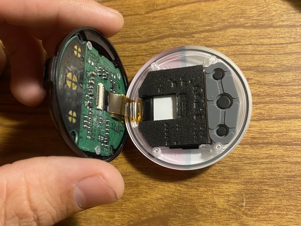 Pokewalker Disassembly, Remove internal cover: crwdns2935265:03crwdnd2935265:02crwdnd2935265:02crwdne2935265:0