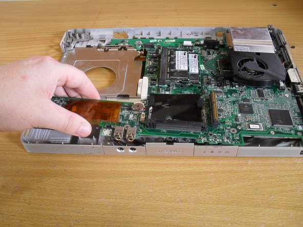 Compaq Presario v2000 mother board Replacement: crwdns2935265:013crwdnd2935265:02crwdnd2935265:03crwdne2935265:0