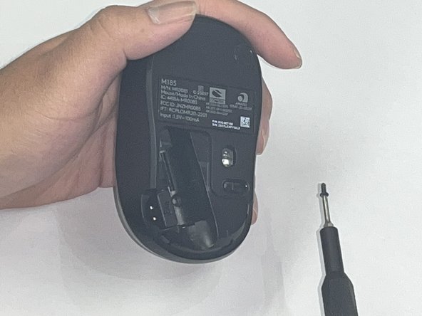 Logitech M185 Wireless Mouse Motherboard Replacement: crwdns2935265:02crwdnd2935265:02crwdnd2935265:02crwdne2935265:0