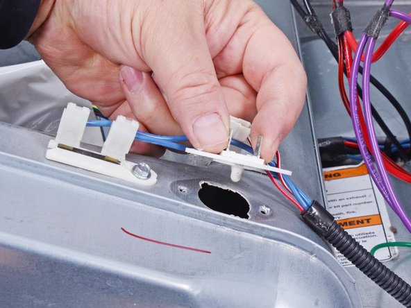 Whirlpool Dryer Outlet Thermistor Testing and Replacement, Remove the thermistor: 步骤 45 中的图像 2，2