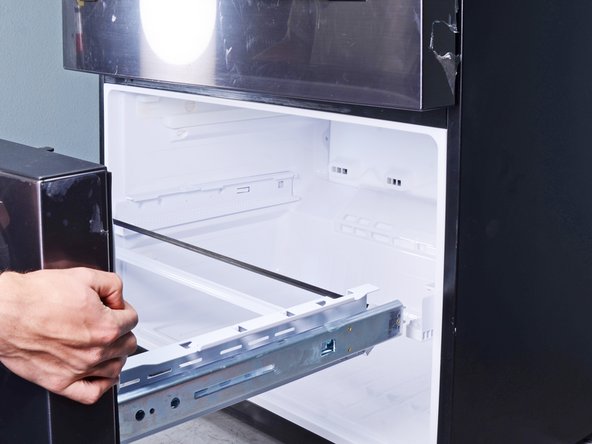 Samsung Refrigerator Evaporator Fan (Freezer Compartment) Replacement: crwdns2935265:05crwdnd2935265:02crwdnd2935265:02crwdne2935265:0